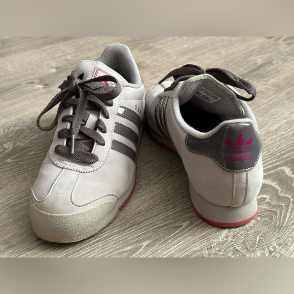 Lightly worn Women’s Adidas Samoa. Pink & grey. Kept in original box. - Picture 4 of 6